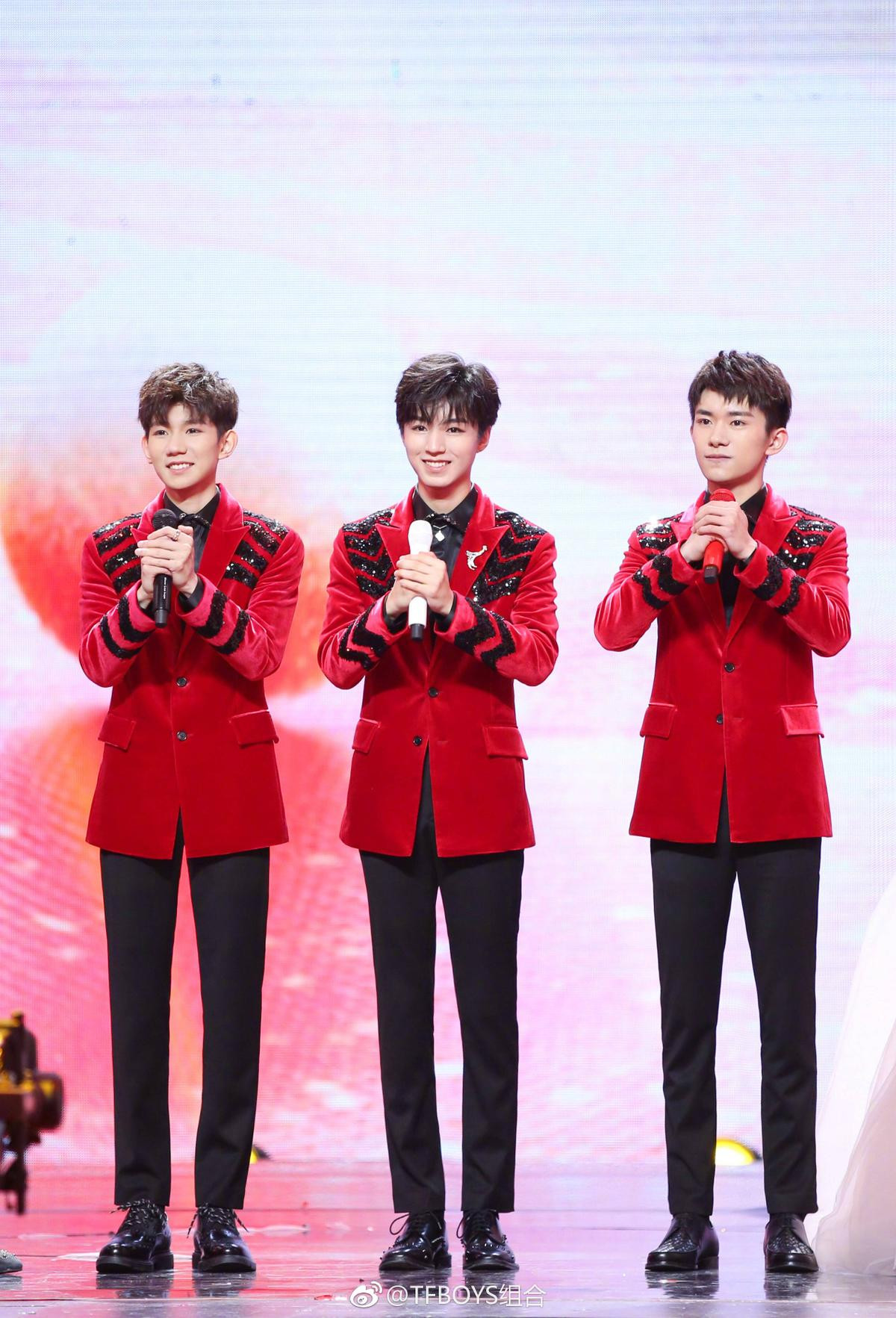 'Gala mừng xuân đài Đông Phương 2019': Bấn loạn với nhan sắc TFBOYS cùng Lưu Hạo Nhiên và Hoàng Cảnh Du Ảnh 4