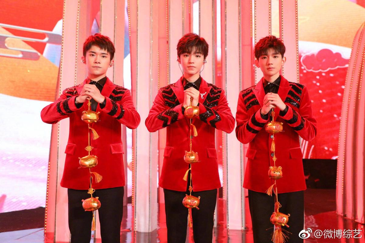 'Gala mừng xuân đài Đông Phương 2019': Bấn loạn với nhan sắc TFBOYS cùng Lưu Hạo Nhiên và Hoàng Cảnh Du Ảnh 5