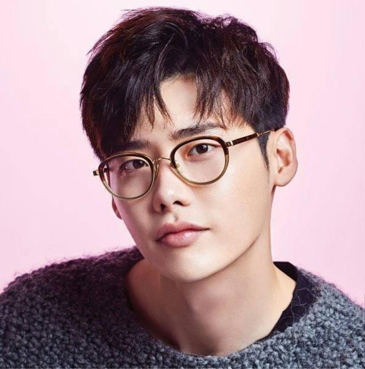 Ảnh hồi bé của Lee Jong Suk gây sốt - Bi (Rain) vẫn thích ăn một mình - Cha Eunwoo mặc hanbok tuyệt đẹp Ảnh 3