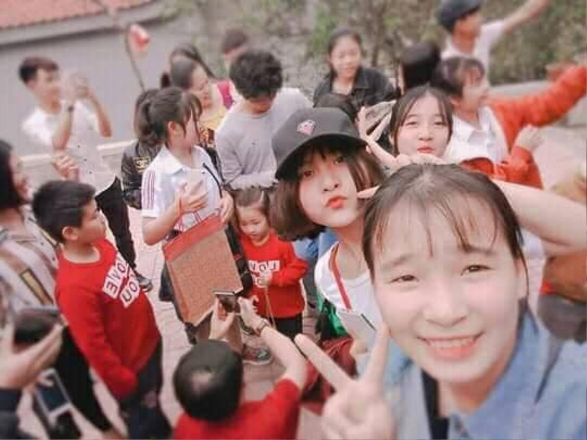 'Họa mi' Công Phượng bận 'full' Tết vì quá đông fan đến xin chữ ký và selfie cùng thần tượng lấy lộc đầu năm Ảnh 6