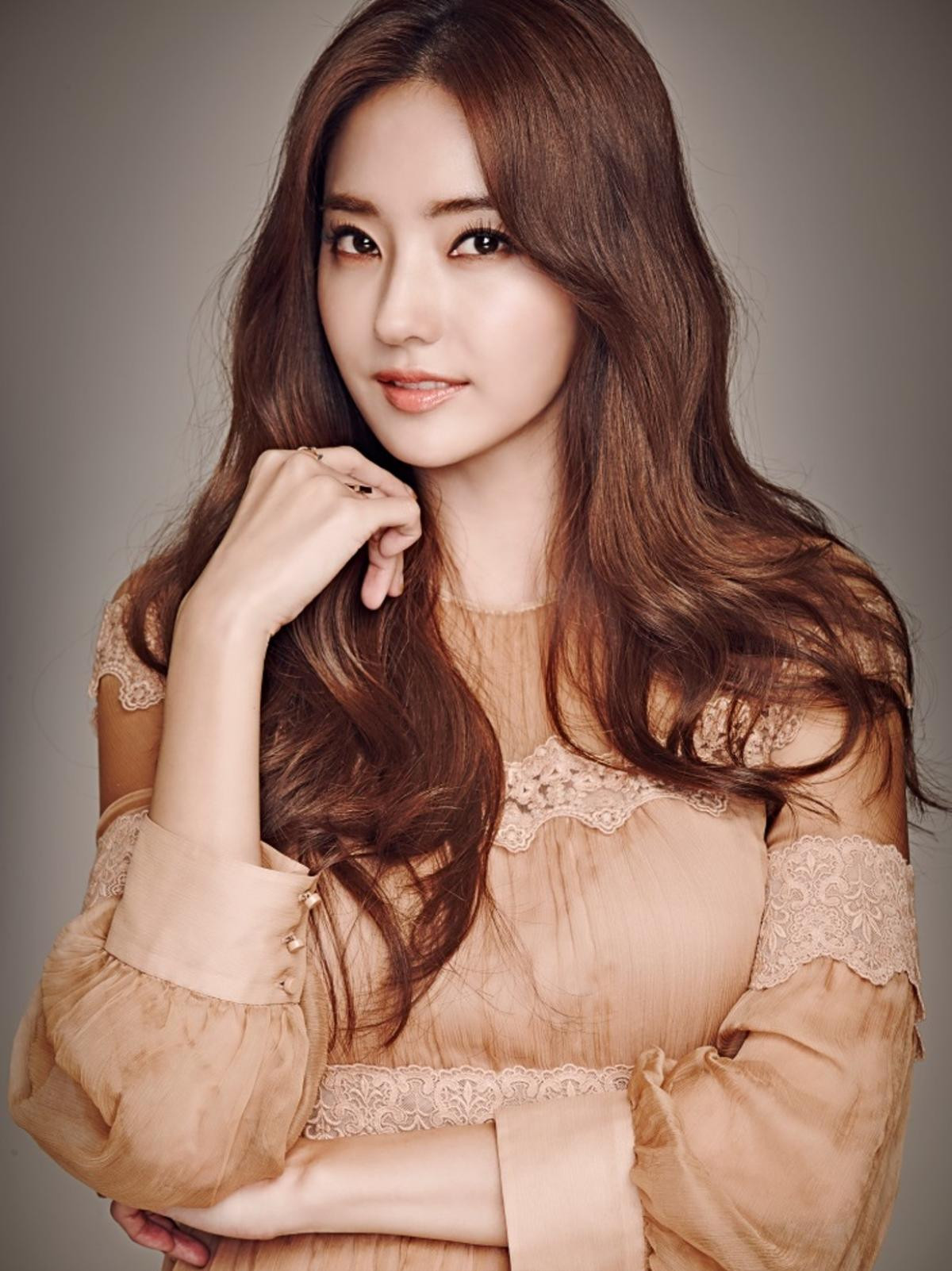 Mỹ nam Yoo Seung Ho ký hợp đồng quản lý mới, về chung nhà với Han Chae Young, Seo In Guk Ảnh 4