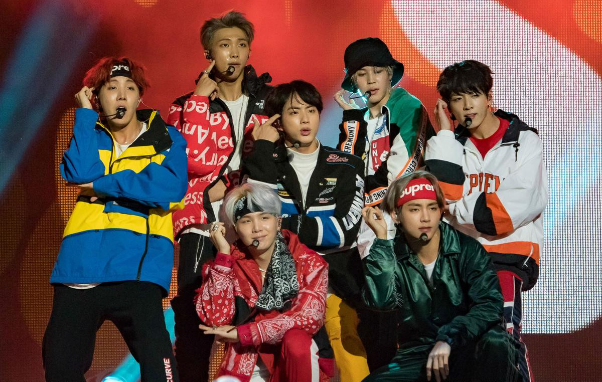 Grammy 2019: BTS sẽ ngồi hàng ghế khách mời cùng với những ngôi sao US-UK nào? Ảnh 2