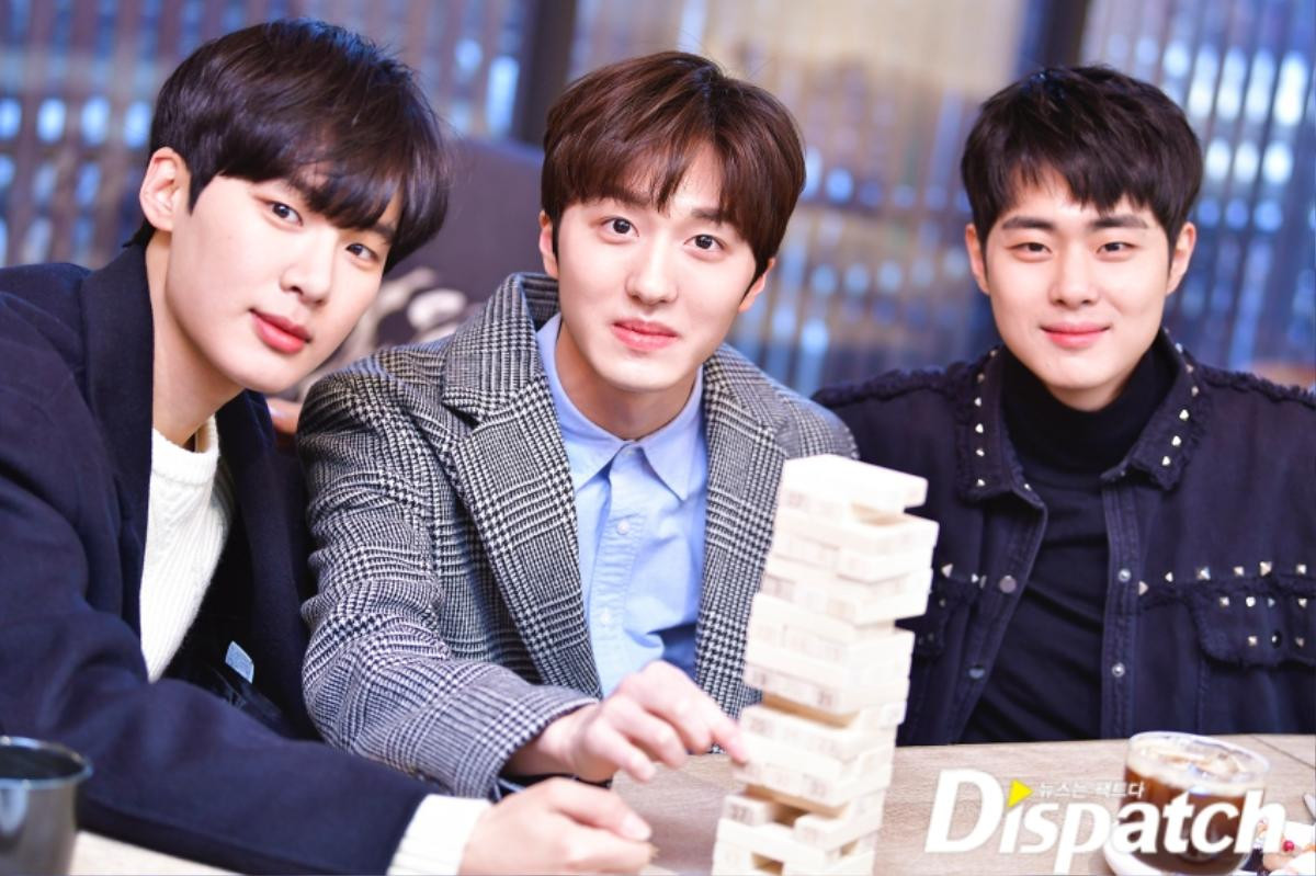 Dispatch phát hành bộ ảnh đẹp như mơ của bộ ba mỹ nam 'SKY Castle': Chani (SF9), Kim Dong Hee và Jo Byung Gyu Ảnh 15