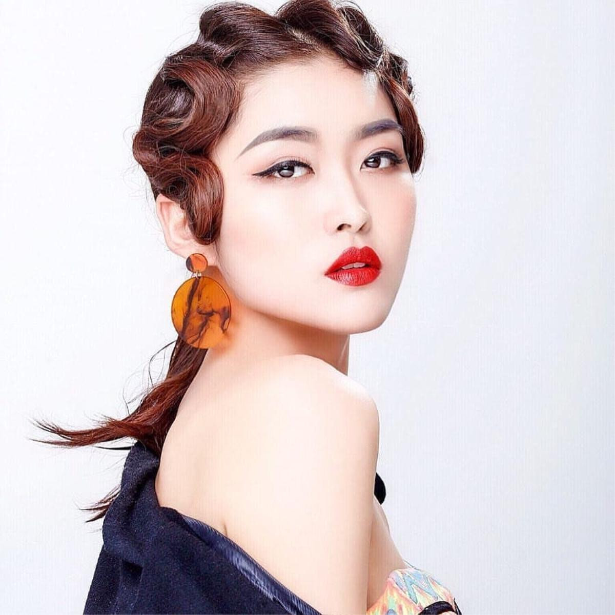 Lộ diện cô hoa hậu hàng xóm 'mạnh như hổ' của Hoàng Thùy tại Miss Universe 2019 Ảnh 5