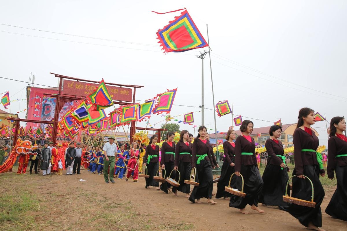 Phó Thủ tướng thường trực Trương Hòa Bình xuống đồng đi cày tại lễ hội Tịch điền Ảnh 14