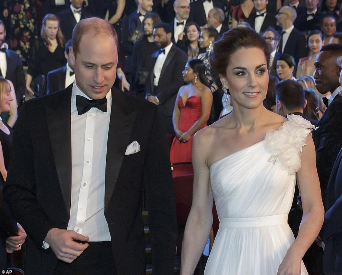 Công nương Kate Middleton xinh đẹp nổi bật giữa rừng sao tại BAFTA 2019 Ảnh 3