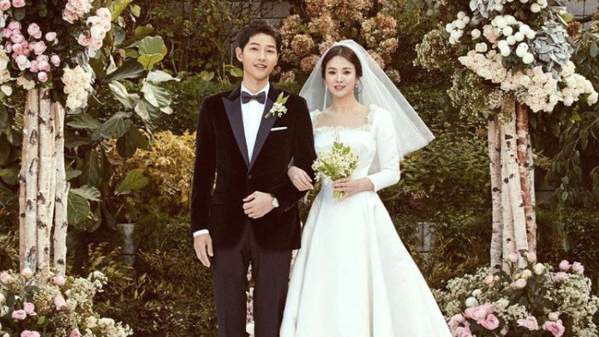 Ngỡ ngàng với học vấn 'siêu khủng' của cặp đôi đang bị đồn ly hôn Song Hye Kyo - Song Joong Ki Ảnh 1