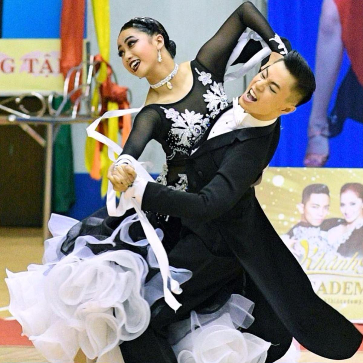 Nhân ngày Valentine phát ghen vì chuyện tình cổ tích của Hoa khôi Hà Nội với nam sinh kiện tướng dancesport Ảnh 5