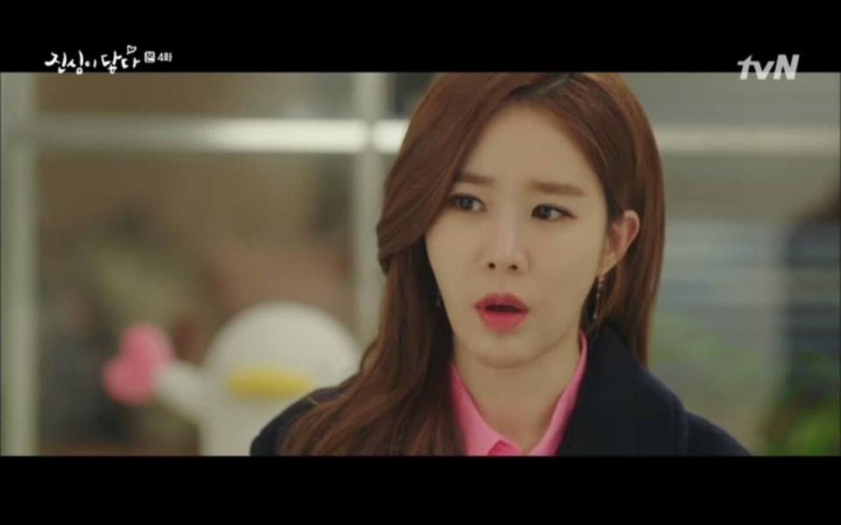 'Touch Your Heart' tập 4: Yoo In Na đã ghen lồng lộn vì Lee Dong Wook cười với cô gái khác Ảnh 13