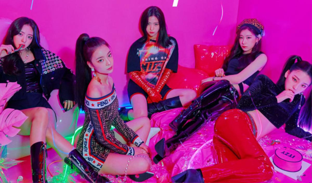 Có thể fan ITZY cũng không biết: Chi tiết thú vị về đôi giày của Lia trong MV debut? Ảnh 6