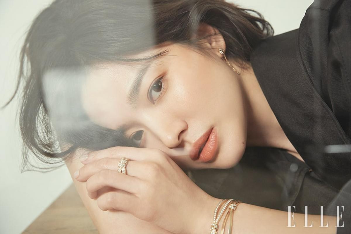 Song Hye Kyo nói về 22 năm diễn xuất, K-net: 'Một màu, nên học hỏi Han Ji Min và Moon Geun Young' Ảnh 2