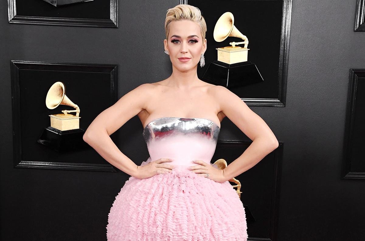 Người ngoài hành tinh, Nữ hoàng Ai Cập và giờ đây là robot: Katy Perry chính là biểu tượng 'Re-Invention' thế hệ mới sau Madonna? Ảnh 12