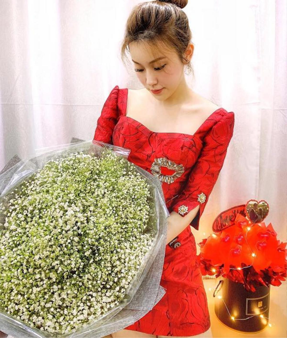 Hội rich kid Việt đón Valentine ngọt ngào và cực sang chảnh Ảnh 1