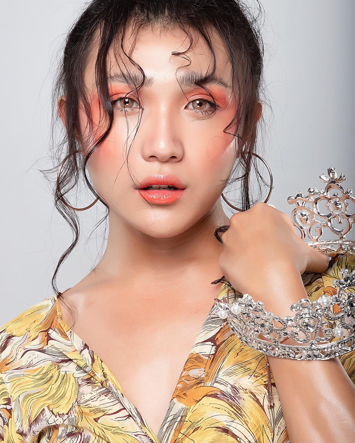 Đối thủ nặng ký của Nhật Hà tại Miss International Queen 2019 bị lộ ảnh 'nhạy cảm' Ảnh 3