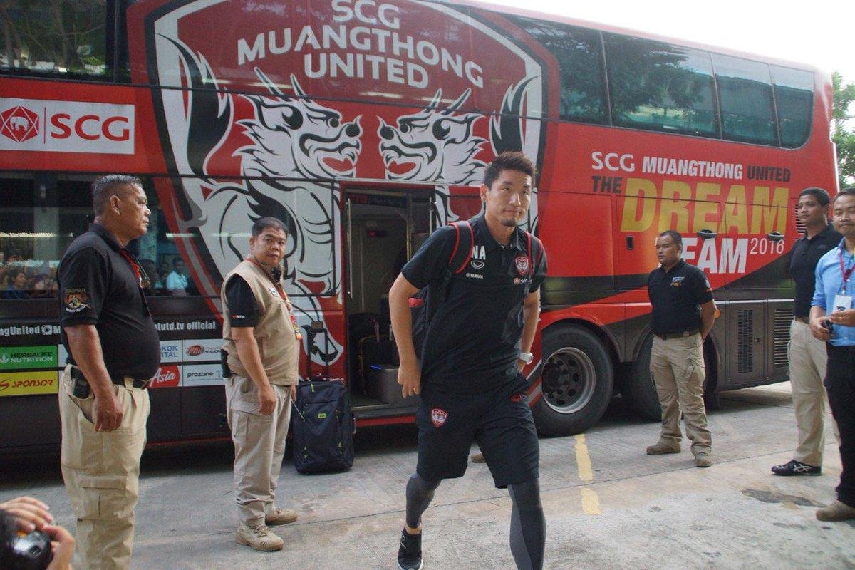 Xe buýt của Muangthong United có gì đặc biệt mà khiến Đặng Văn Lâm cảm thán: 'Xe buýt xịn như máy bay' Ảnh 3