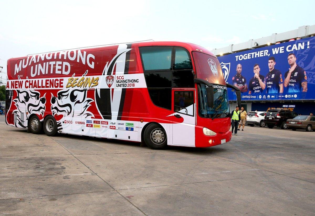 Xe buýt của Muangthong United có gì đặc biệt mà khiến Đặng Văn Lâm cảm thán: 'Xe buýt xịn như máy bay' Ảnh 1