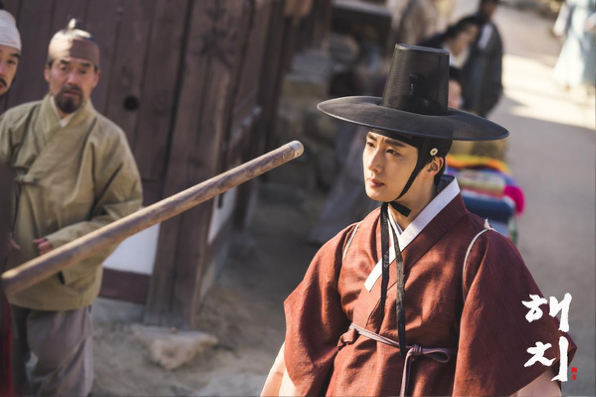 'Haechi': Jung Il Woo biết Go Ara là gái dù cải nam trang - Kịch bản mới lạ, không 'nhai đi nhai lại' như loạt drama cũ Ảnh 3