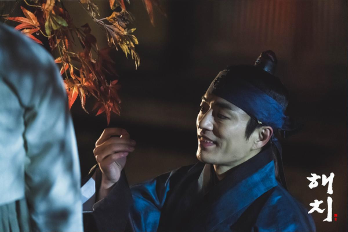 'Haechi': Jung Il Woo biết Go Ara là gái dù cải nam trang - Kịch bản mới lạ, không 'nhai đi nhai lại' như loạt drama cũ Ảnh 25