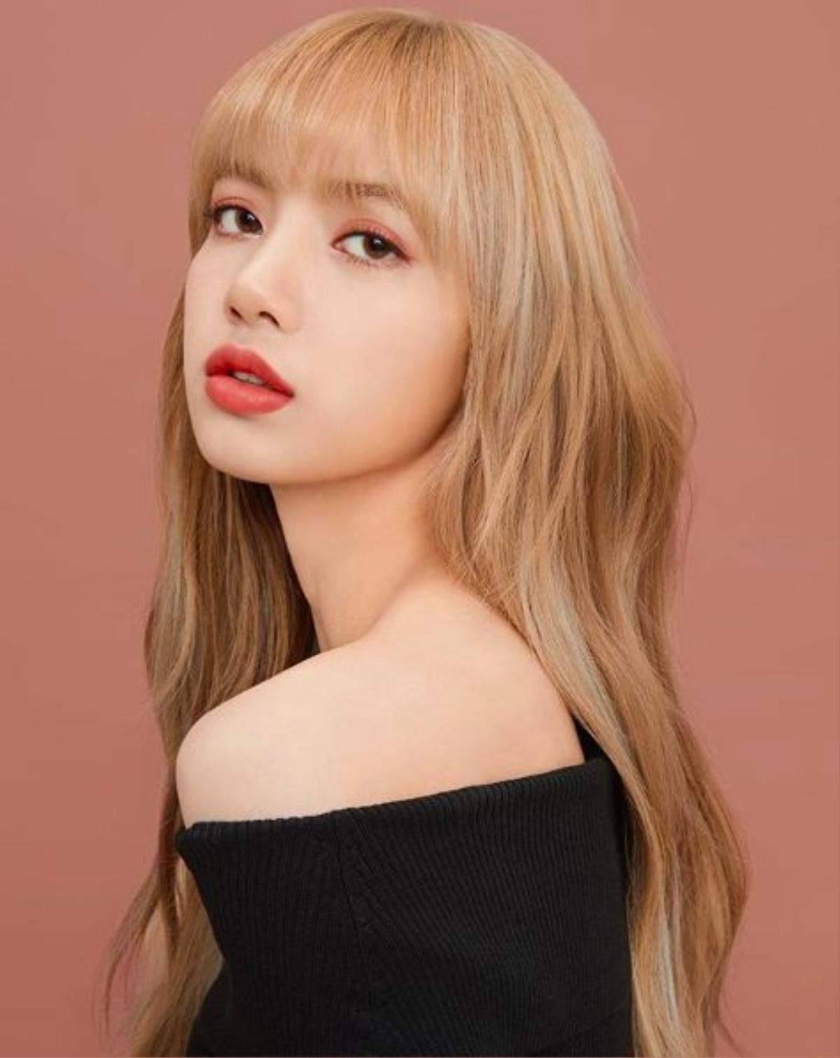 Lisa (Black Pink) - nhan sắc có khả năng 'thuần phục' mọi phong cách Ảnh 1