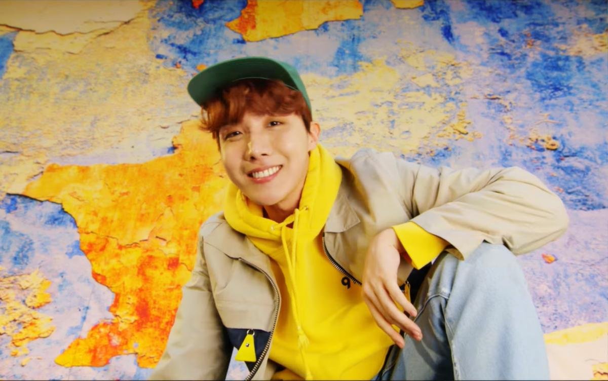 J-Hope (BTS) cảm ơn fan vì giúp bài hát solo đứng đầu Itunes hơn 71 quốc gia Ảnh 1