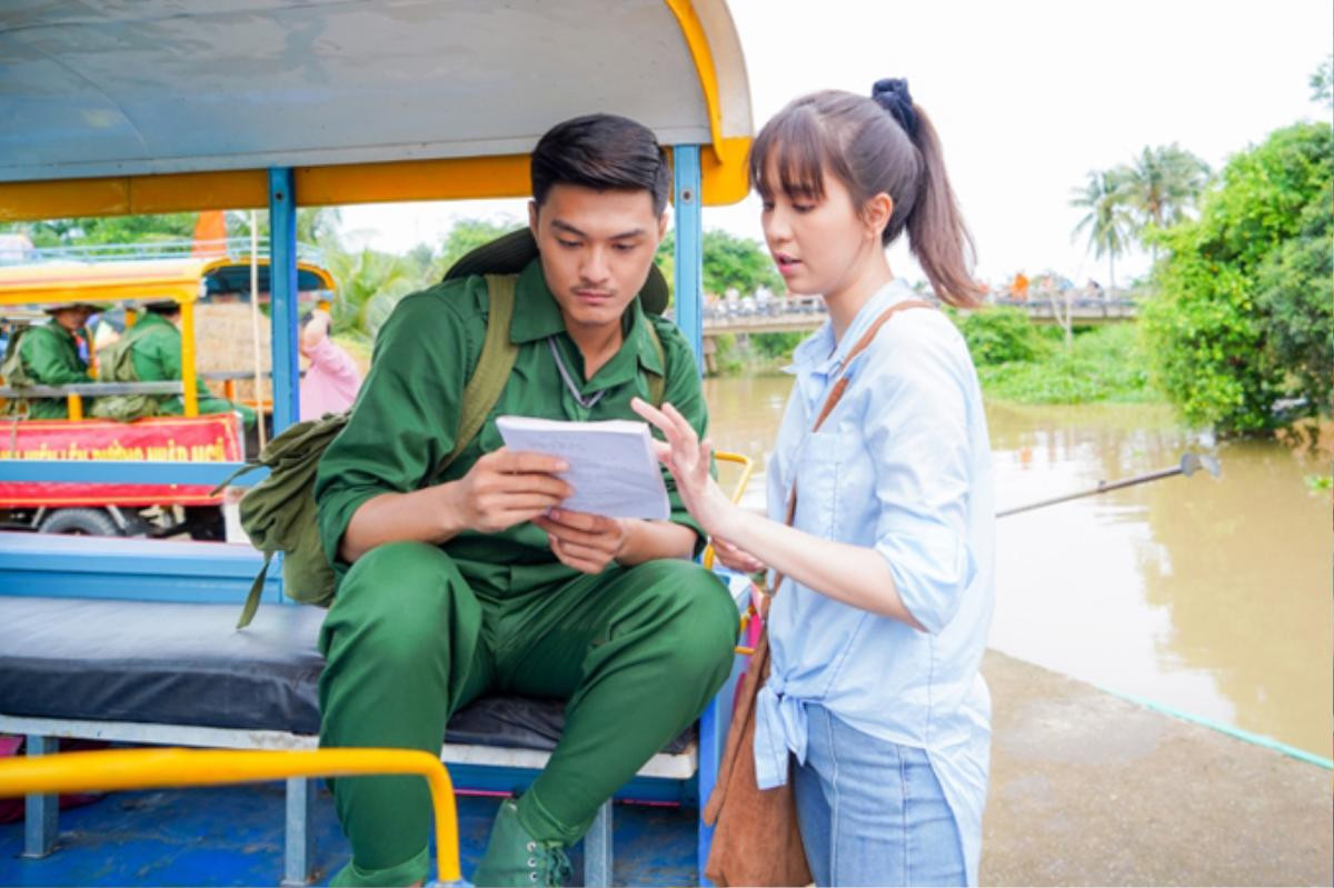 Sang chảnh, nóng bỏng vô đối thế mà cứ lên phim là Ngọc Trinh auto hóa 'gái quê' Ảnh 2