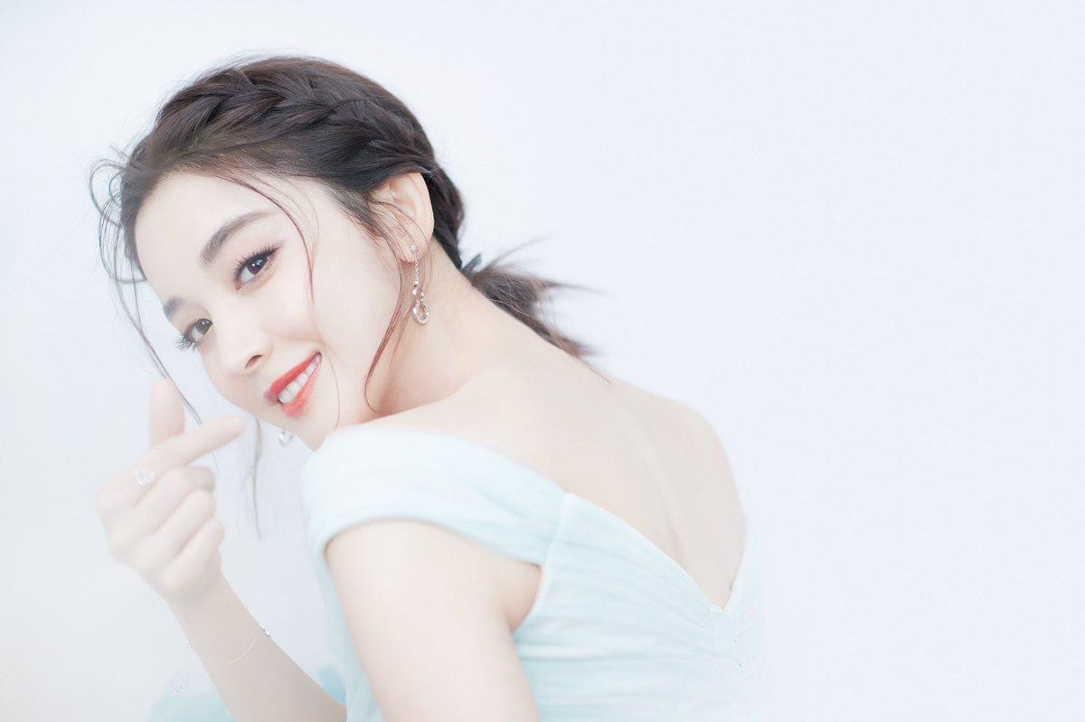 Tết Nguyên Tiêu: Angelababy - Na Trát trắng thuần khiết, Dương Tử lạnh lùng sau tin đồn yêu Đặng Luân, sao nam Hoa ngữ nhuộm đỏ Weibo Ảnh 43