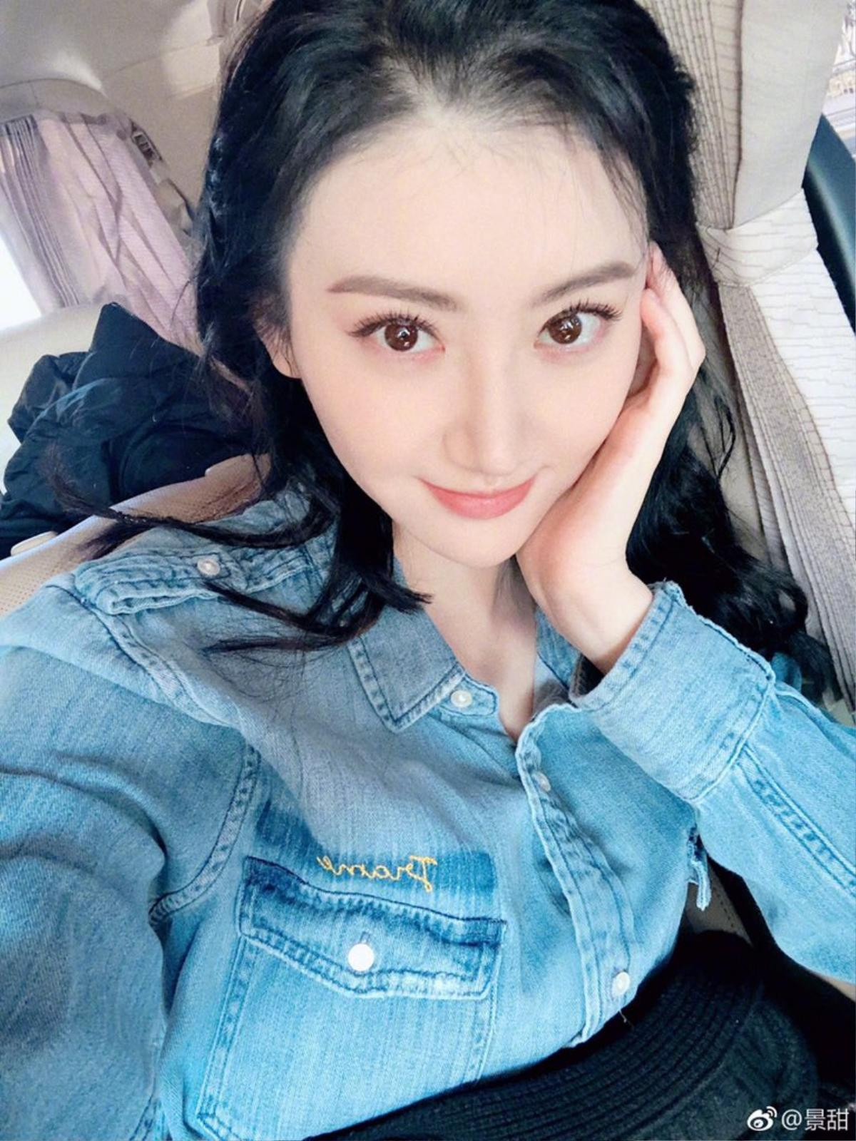 Tết Nguyên Tiêu: Angelababy - Na Trát trắng thuần khiết, Dương Tử lạnh lùng sau tin đồn yêu Đặng Luân, sao nam Hoa ngữ nhuộm đỏ Weibo Ảnh 17