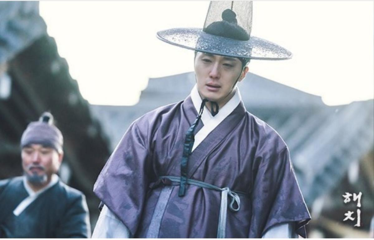 'Haechi' tập 4: Hoàng tử Jung Il Woo tự hủy hoại bản thân, khóc lóc thảm thiết Ảnh 4