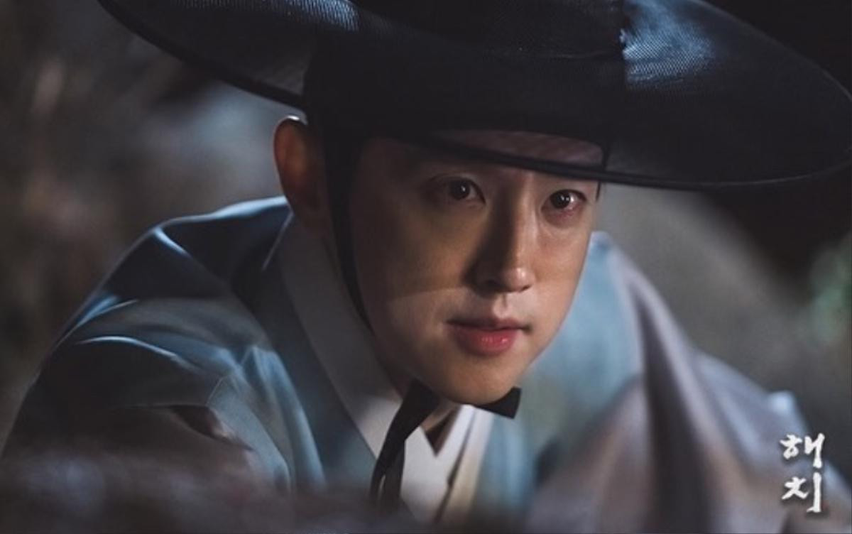 'Haechi' tập 4: Hoàng tử Jung Il Woo tự hủy hoại bản thân, khóc lóc thảm thiết Ảnh 9