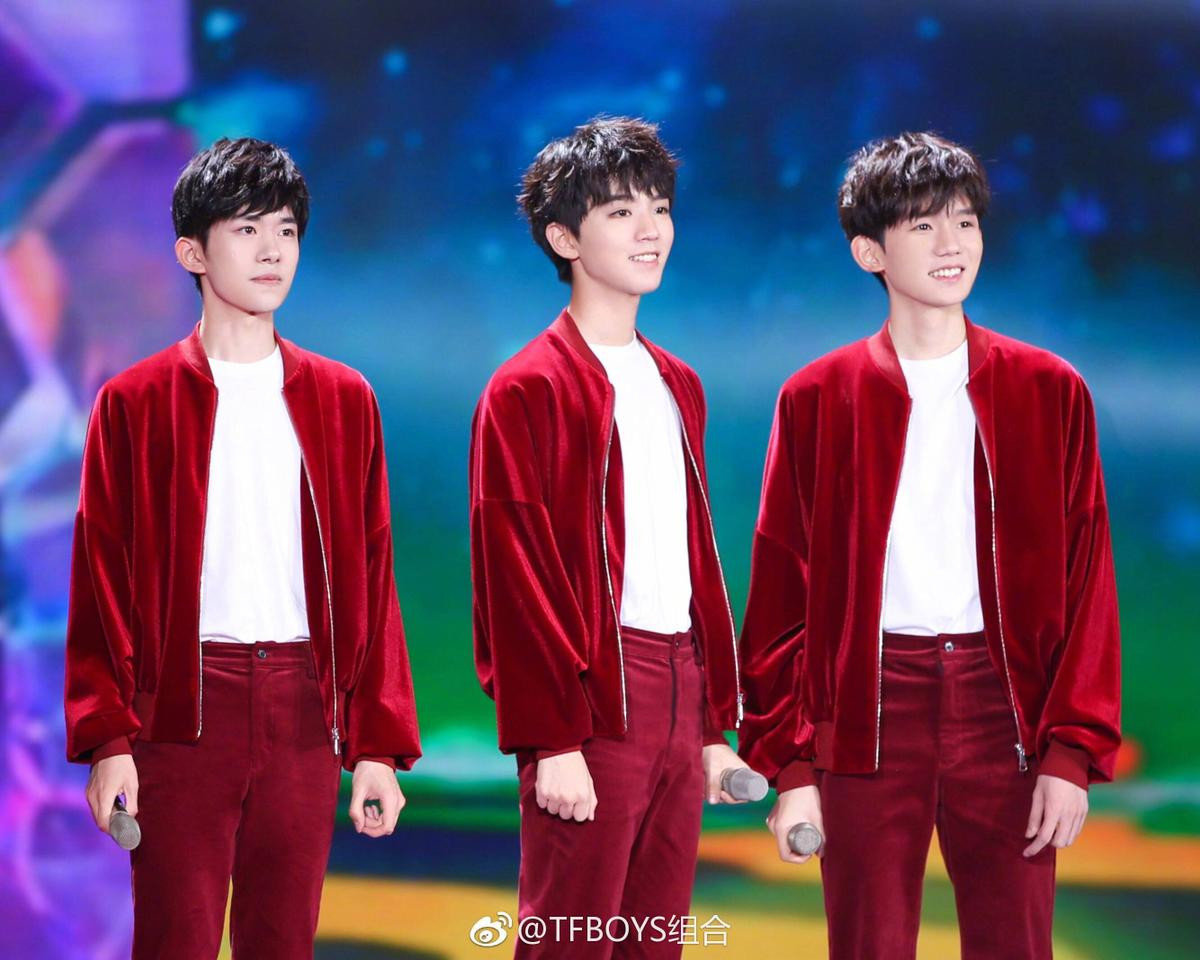 TFBOYS, Tần Lam, Trương Nghệ Hưng cùng La Vân Hi hâm nóng sân khấu 'Tết Nguyên Tiêu CCTV 2019' Ảnh 1