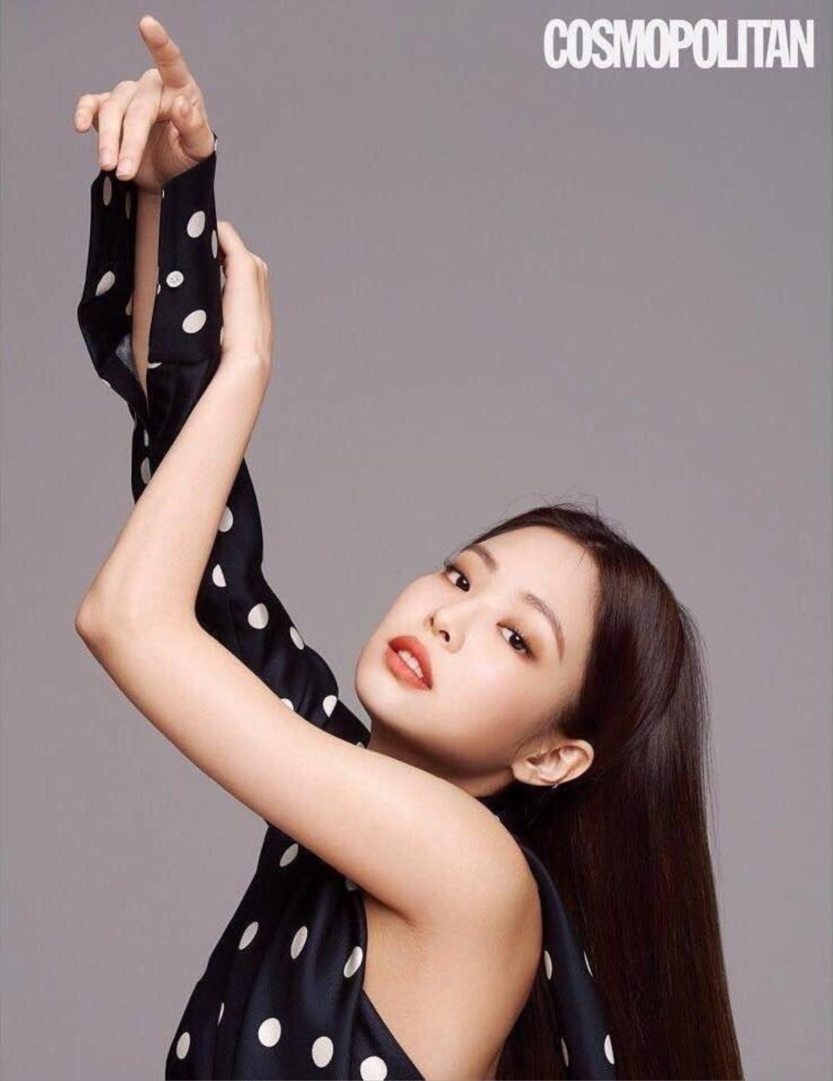 Những lần Jennie (Black Pink) xuất hiện trên tạp chí: Là vẻ đẹp nữ thần hay quá già dặn? Ảnh 16