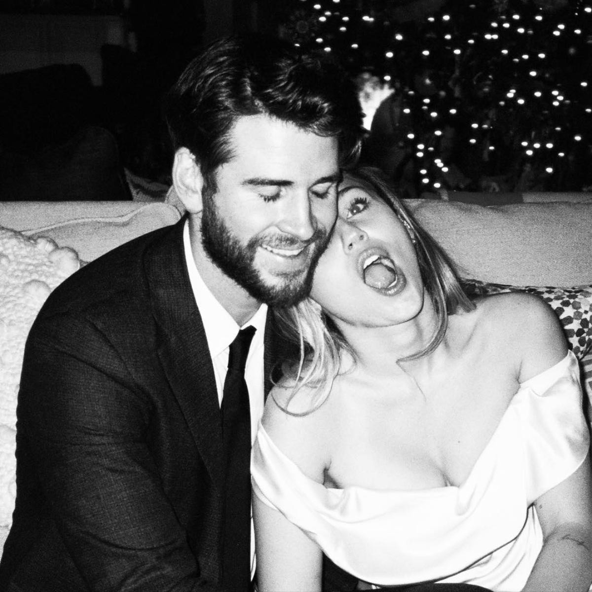 Vứt xó chú rể Liam, Miley đăng ảnh ‘quẩy tung giời’ với bạn bè trong ngày cưới Ảnh 1