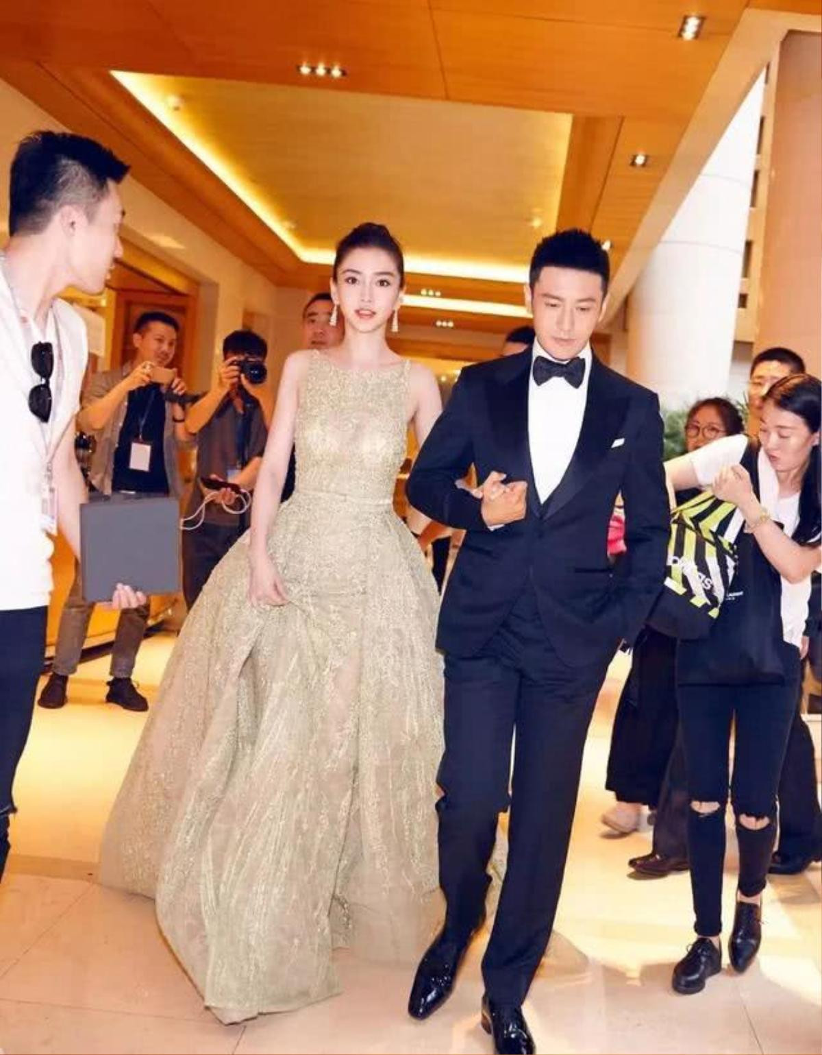 Tết Nguyên Tiêu, Angelababy đăng hình dạo biển bên trai lạ không phải Huỳnh Hiểu Minh, dân mạng tiếp tục nghi ngờ ly hôn Ảnh 5