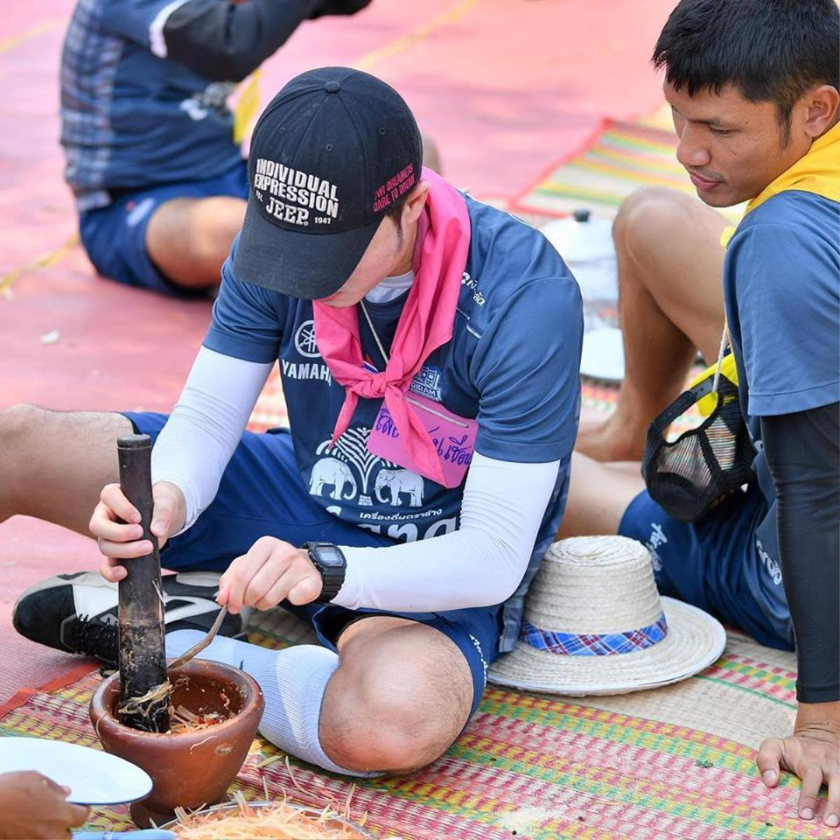 Xuân Trường giả 'chủ tịch' đi đào ruộng và cái kết bất ngờ Ảnh 3