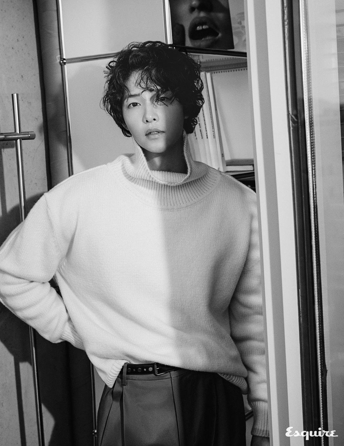 Đều là trai có vợ và để tóc 'sợi mì', Won Bin (41) dễ dàng đánh bại Bi Rain (36) - Song Joong Ki (33) Ảnh 4