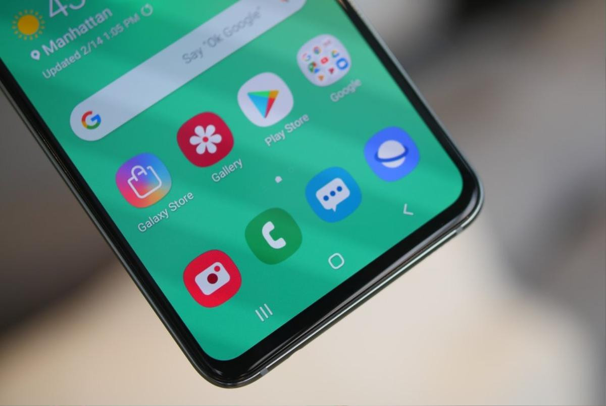 Samsung Galaxy S10e, đối thủ lớn nhất của iPhone Xr, chính thức xuất đầu lộ diện Ảnh 2