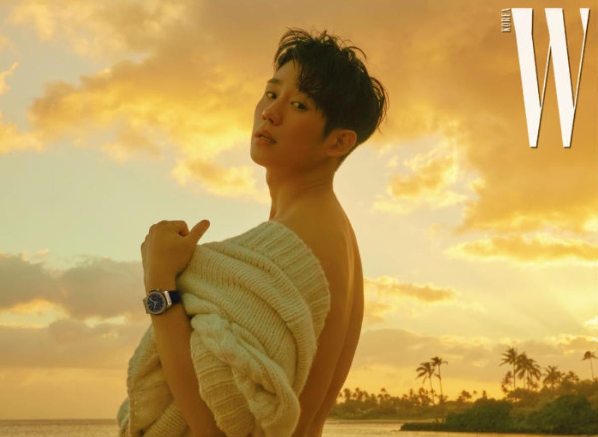 Choáng khi Jung Hae In khoe vai trần quyến rũ tạo dáng unisex dưới chiều hoàng hôn tại Hawaii Ảnh 1