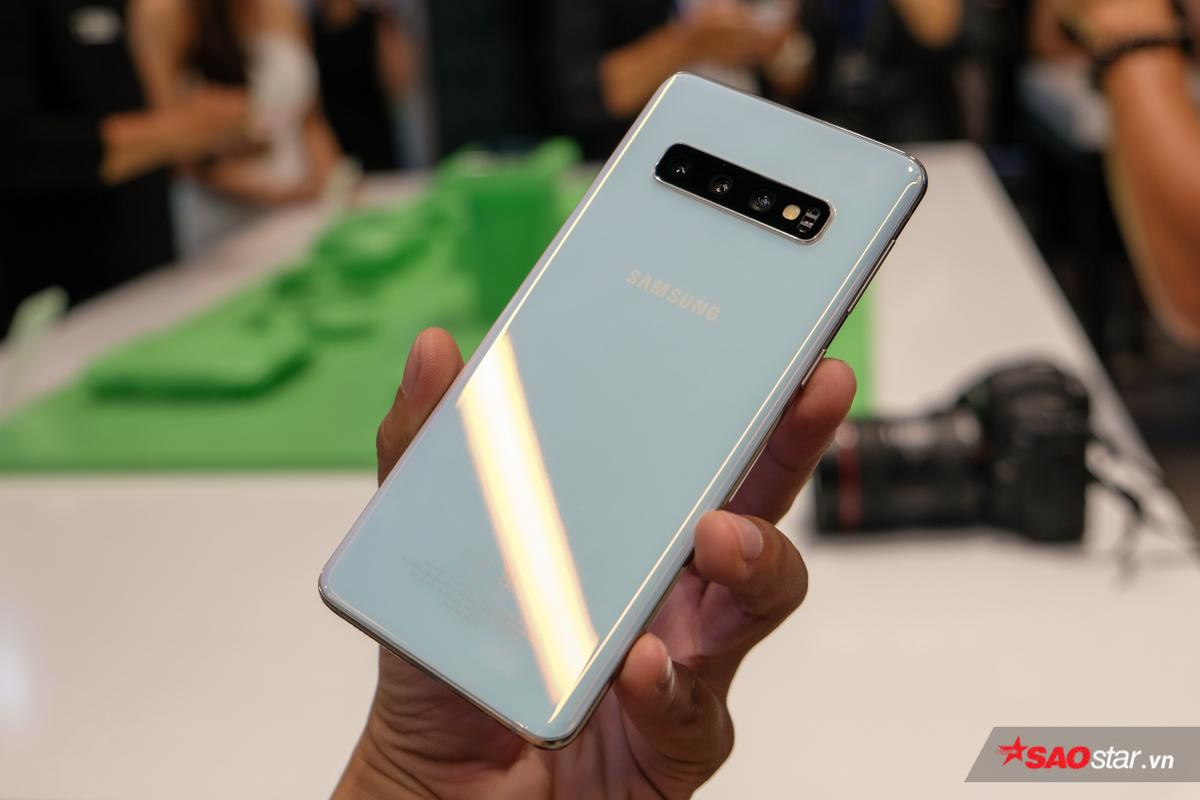 Trên tay nhanh bộ đôi Samsung Galaxy S10 và S10+ đầu tiên tại Việt Nam: Đẹp mĩ miều! Ảnh 9