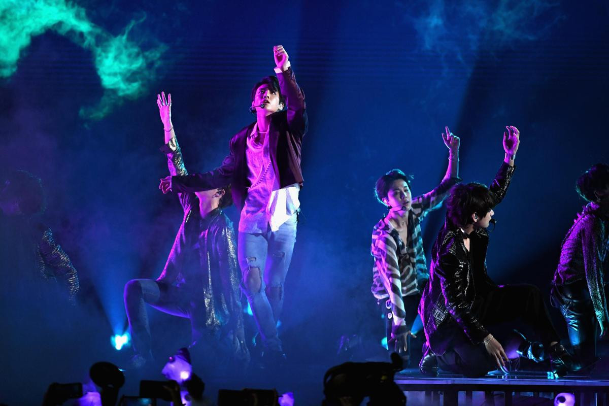 Ván cược may rủi mang tên BTS và câu chuyện World Tour Ảnh 8