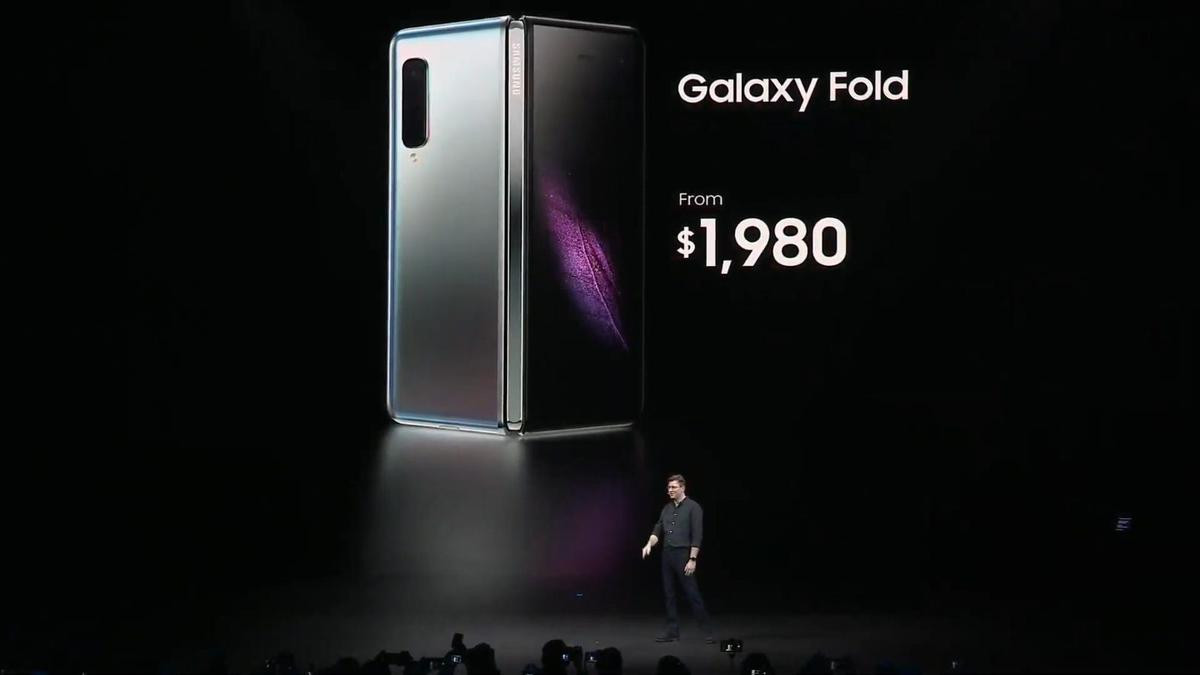 Tại sao điện thoại gập Galaxy Fold của Samsung có giá 1980 USD chứ không phải mức giá nào khác? Ảnh 3