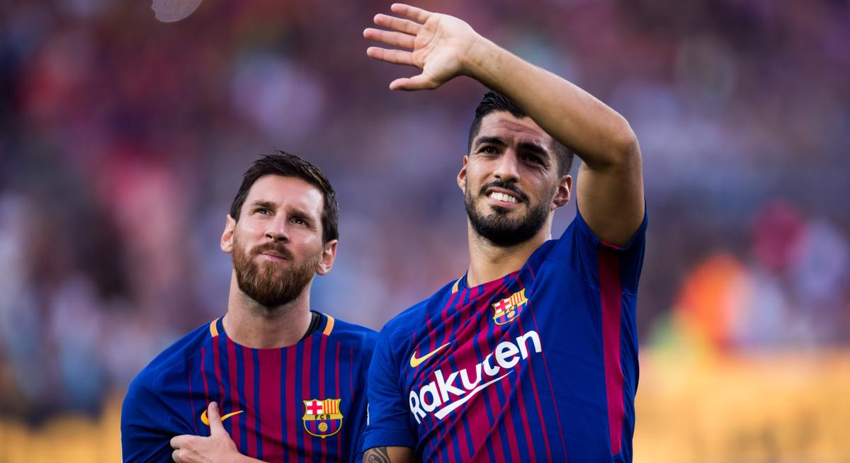 Bất ngờ với lí do máy bay bị cấm bay qua nhà của Messi và Suarez Ảnh 1