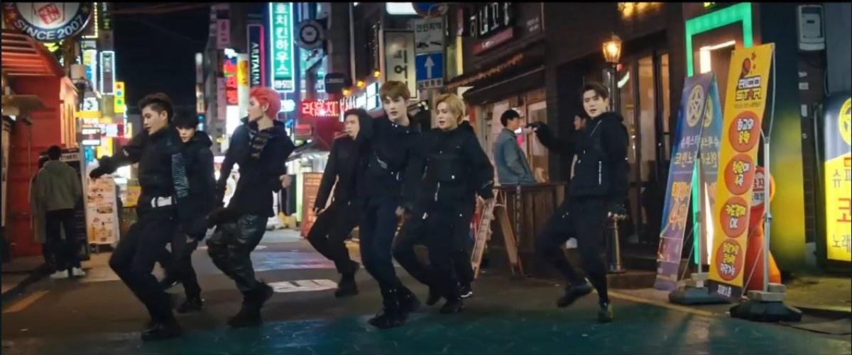 'Mắt tròn xoe' với khách mời châu Á trong MV mới tưởng niệm Michael Jackson: Lay (EXO) và NCT 127! Ảnh 3