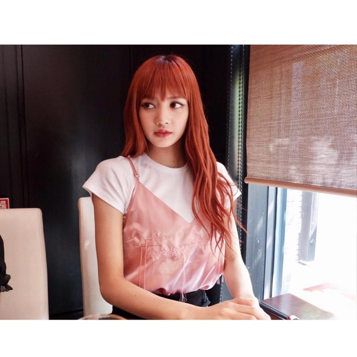 Lisa (Black Pink) và cách mix đồ cực đơn giản nhưng vẫn được 'triệu like' trên Instagram Ảnh 16