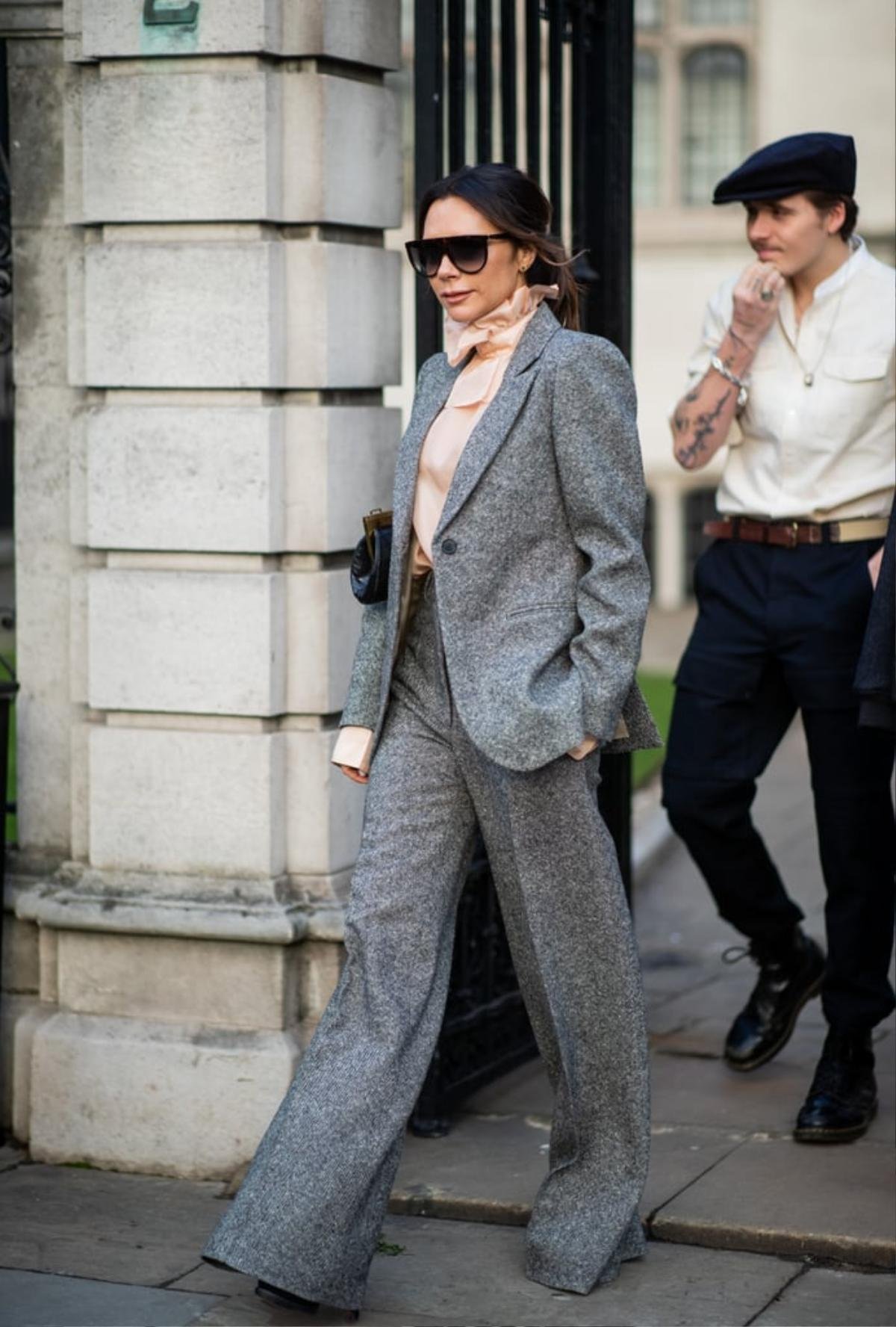 Đâu cần đồ hiệu, học Victoria Beckham cách mix đồ đơn giản thành đồ 'sang chảnh' Ảnh 15