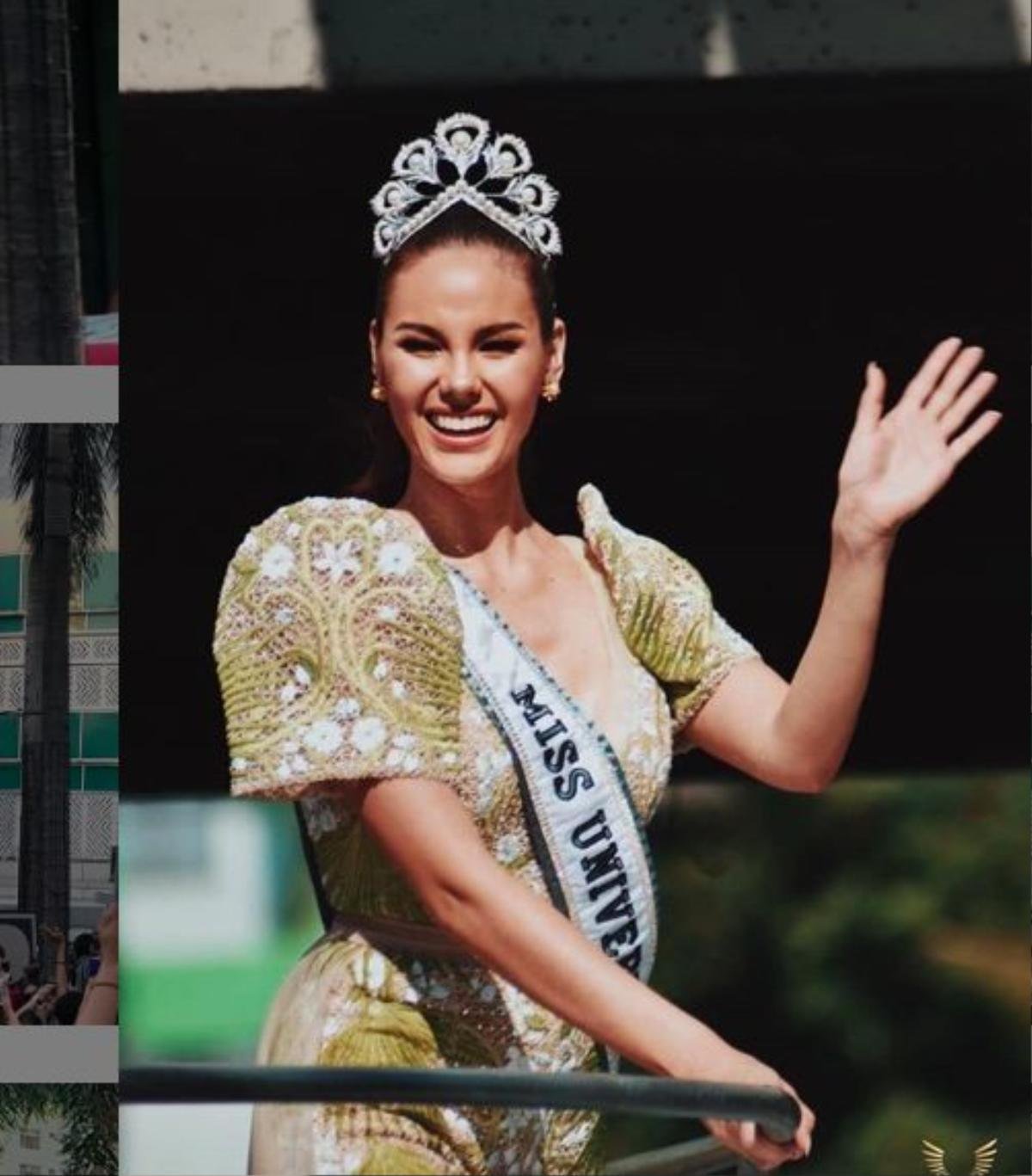 CLIP: Sự cố hi hữu - Vương miện Miss Universe của Catriona bị rơi mất một phần tại buổi diễu hành Ảnh 7