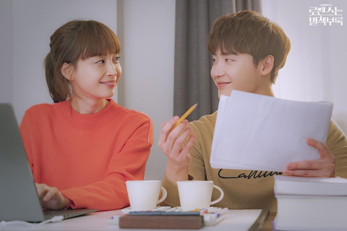 Sau 9 tập 'Phụ lục tình yêu': Lee Jong Suk muốn được yêu, Lee Na Young chọn cảnh phim hay nhất Ảnh 6