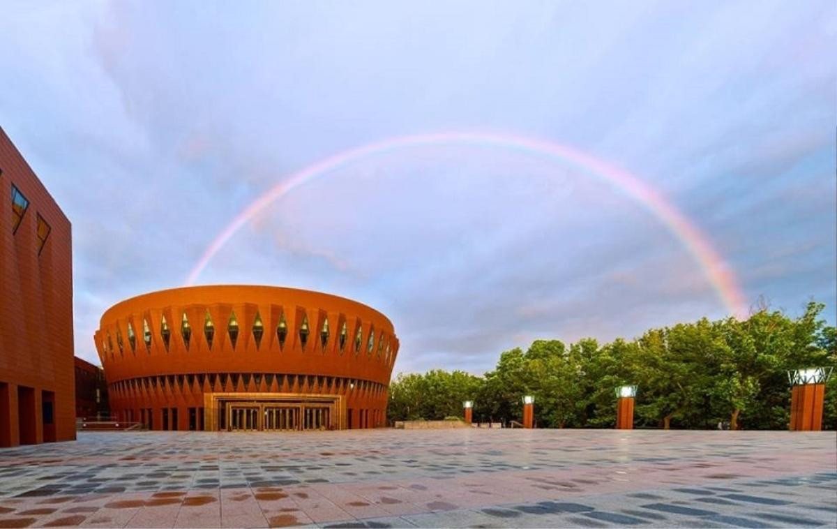 Khuôn viên sang chảnh, cơ sở vật chất hiện đại không khác Harvard của ĐH số 1 châu Á Ảnh 9