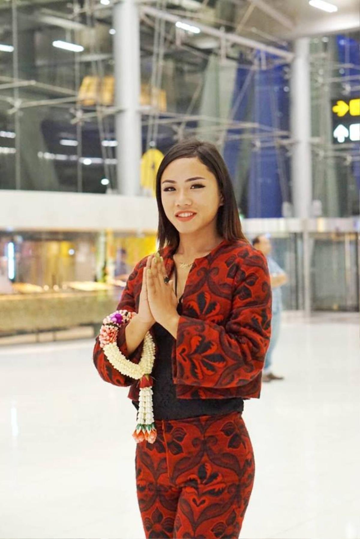 Vừa khai chiến, phong cách của Nhật Hà đã 'ăn đứt' dàn thí sinh Miss Int' Queen 2019 khi đổ bộ sân bay Ảnh 4