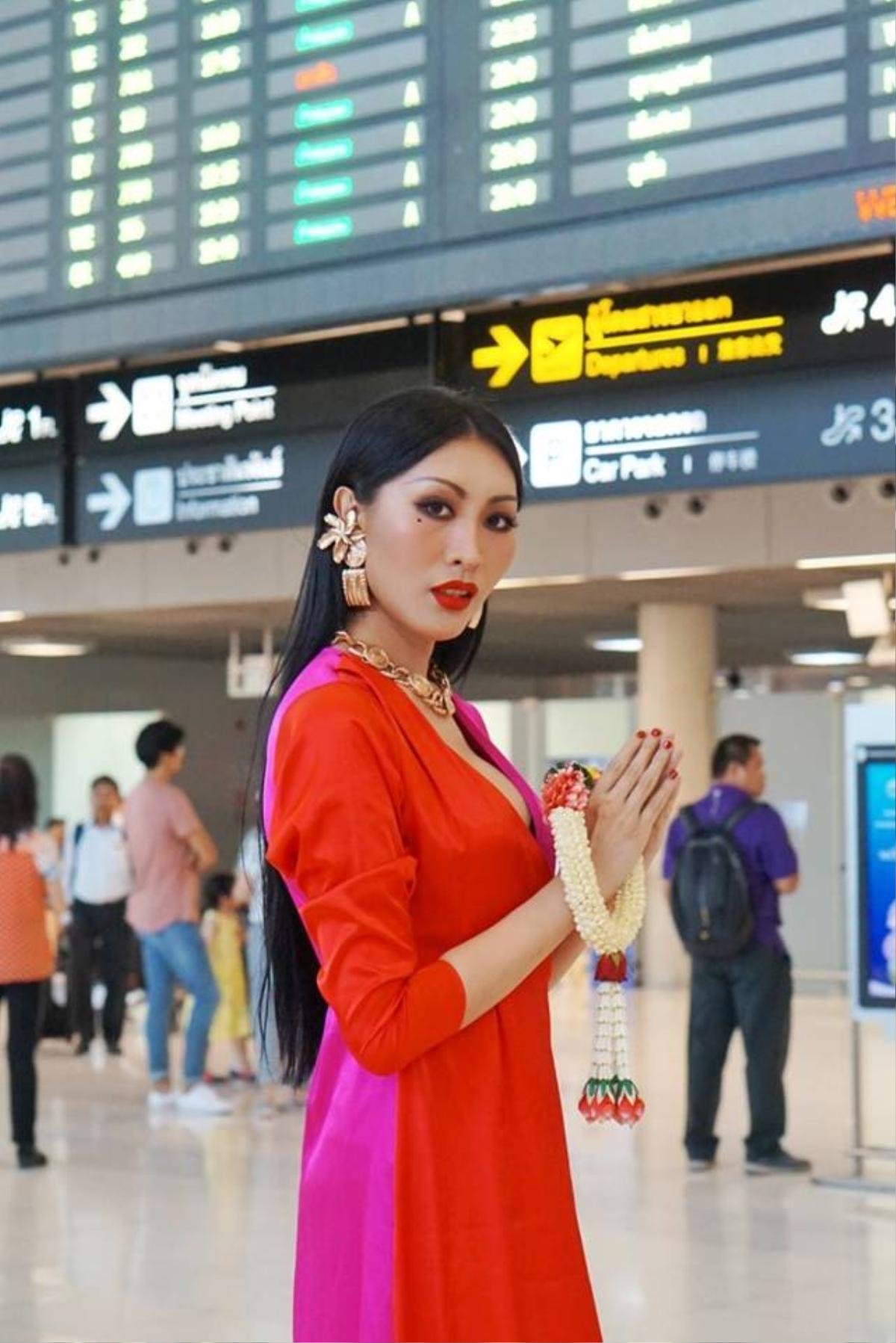 Vừa khai chiến, phong cách của Nhật Hà đã 'ăn đứt' dàn thí sinh Miss Int' Queen 2019 khi đổ bộ sân bay Ảnh 5