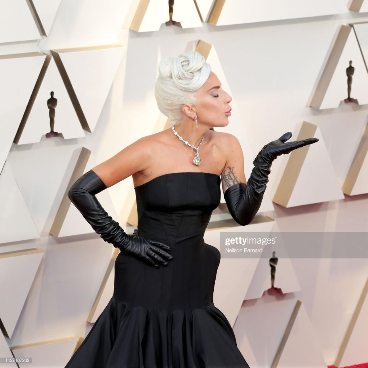 Thảm đỏ Oscar 2019: Lady Gaga và Dương Tử Quỳnh mặc đẹp lấn át dàn diễn viên trẻ Ảnh 4